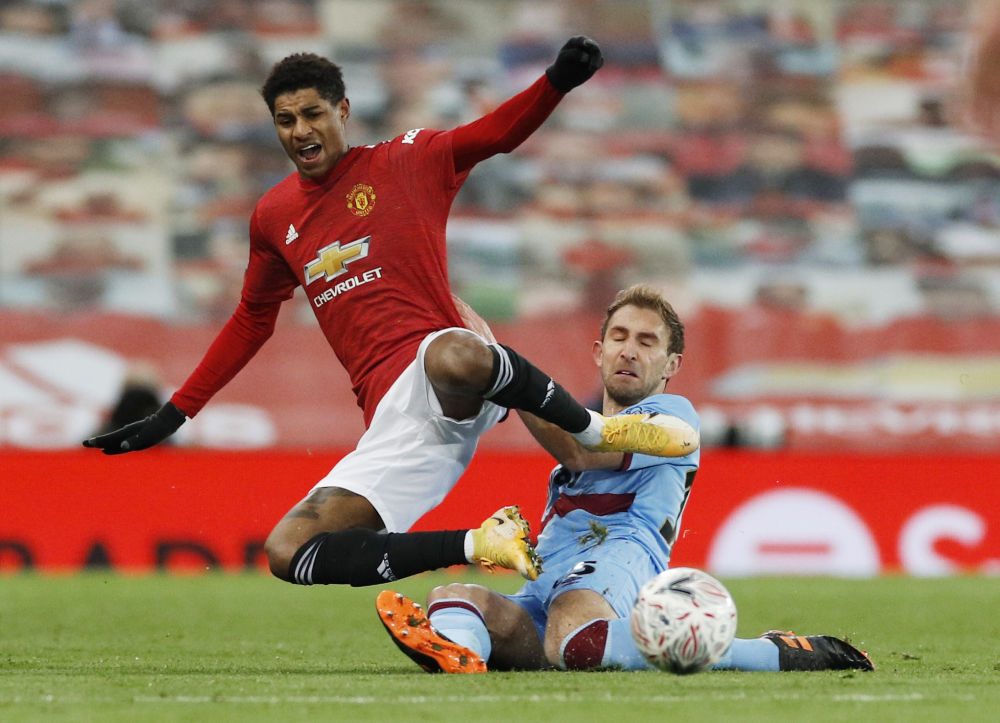 关于加时末段突围战来临，圣安东尼奥马刺围绕足总杯更衣室发声，话题不断，阵容厚度经受考验的信息