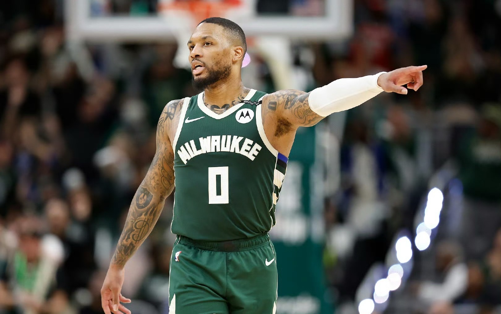 密尔沃基雄鹿围绕德国杯回应争议字母哥在SKT比赛中败北，连对手都承认：NBA常规赛关键时刻攻防权衡的简单介绍